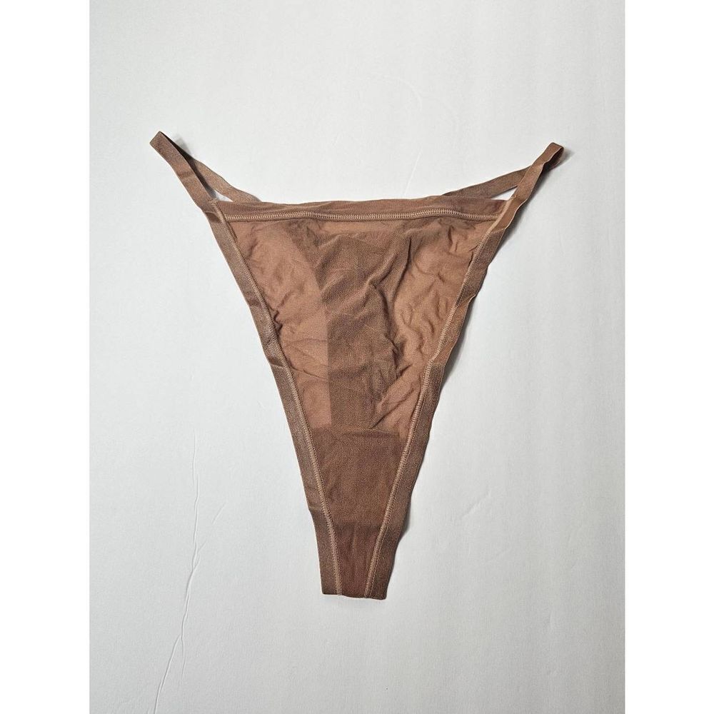 Skims thong panty Nwt